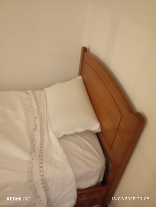 Vendo cama de solteiro