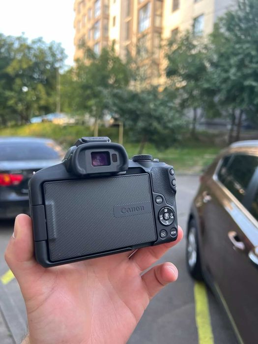 Canon EOS R50 + RF-S 18-45 IS STM