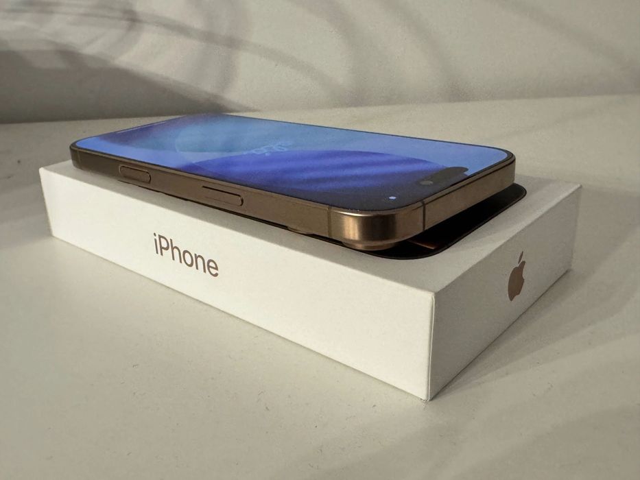 iPhone 16 pro  jak nowy 100 PR bateri