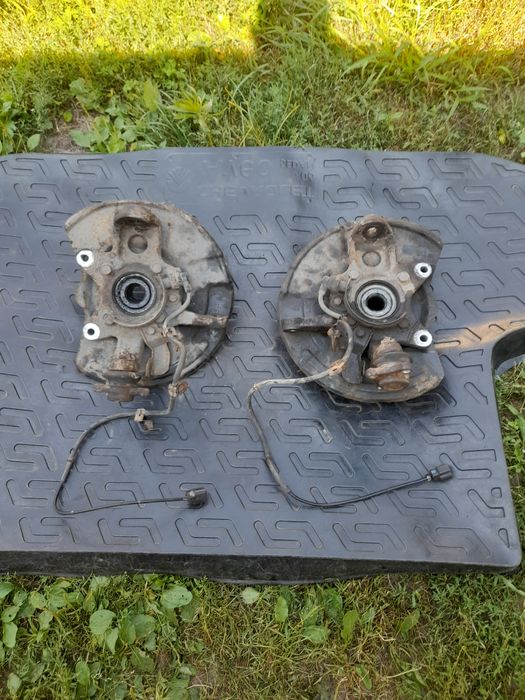 Поворотный кулак Цапфа для Митсубиси Паджеро Вагон 4