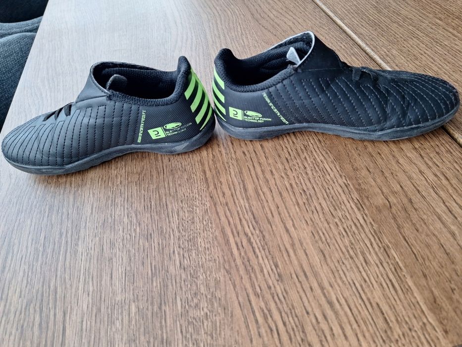 Chuteiras Kipsta tamanho 29, seminovas