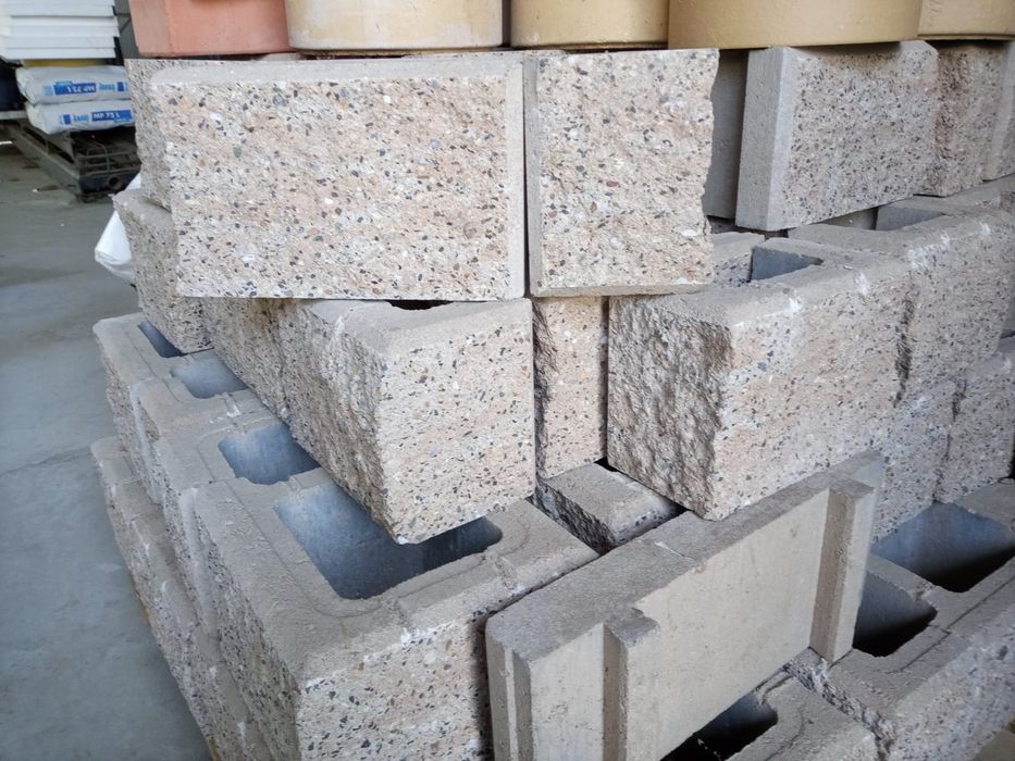 Pustak ogrodzeniowy słupkowy