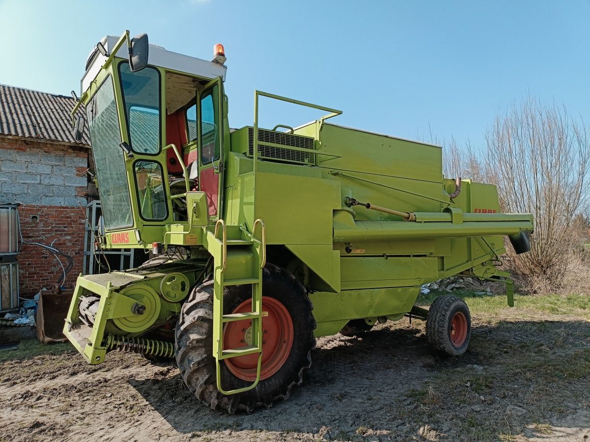 Claas Dominator 80
