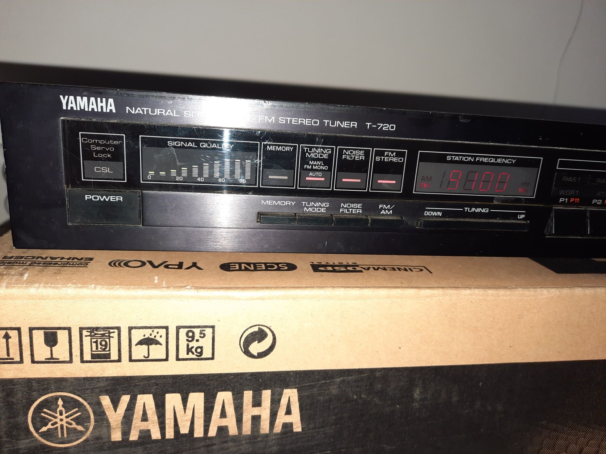 Tuner Yamaha Natural Sound T-720