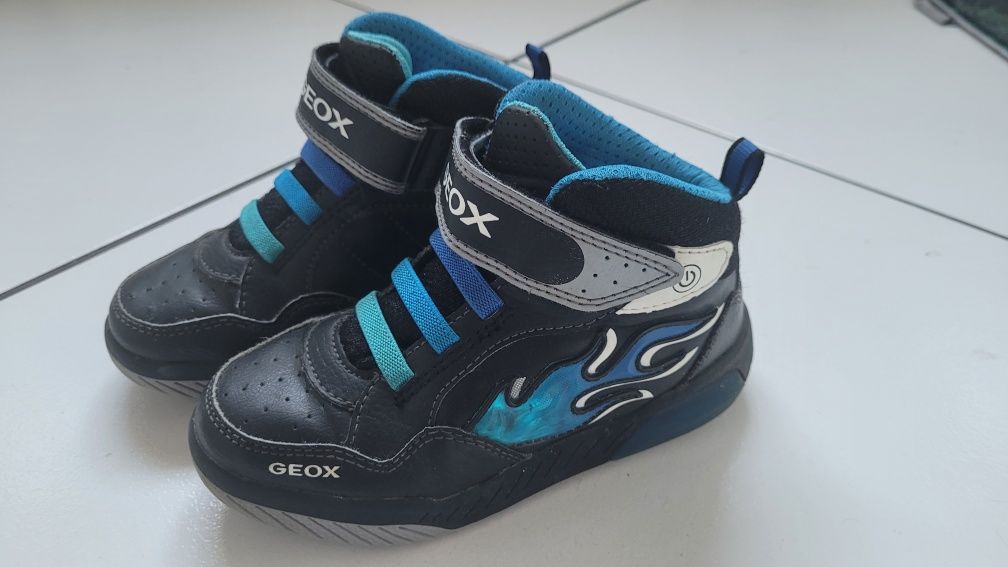 Sneakersy Geox inek 28