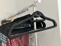 Cabides veludo preto