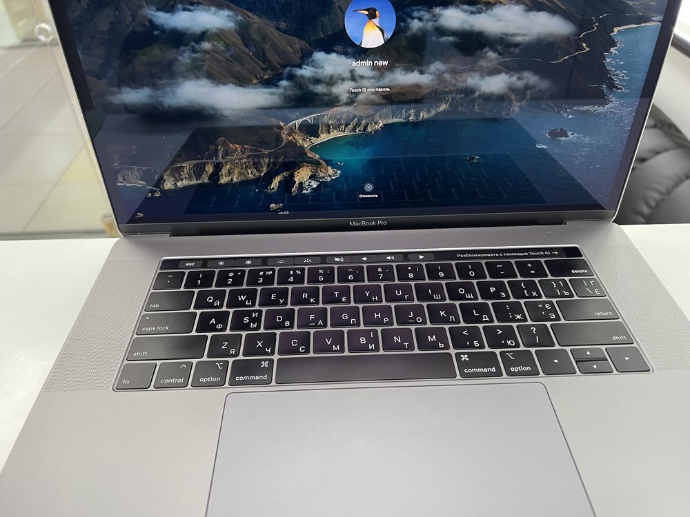 Apple MacBook pro 15 256 Gb 2018 ОЗУ 32 Gb