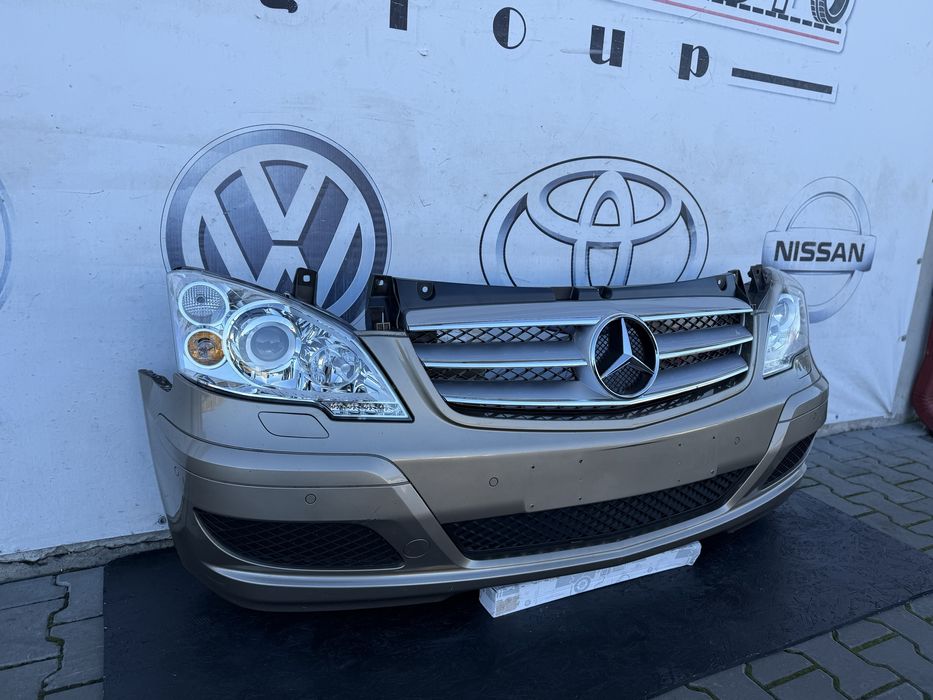 Бампер передній решітка( фара )Віано 639 Vito Viano W639 рестайл шрот