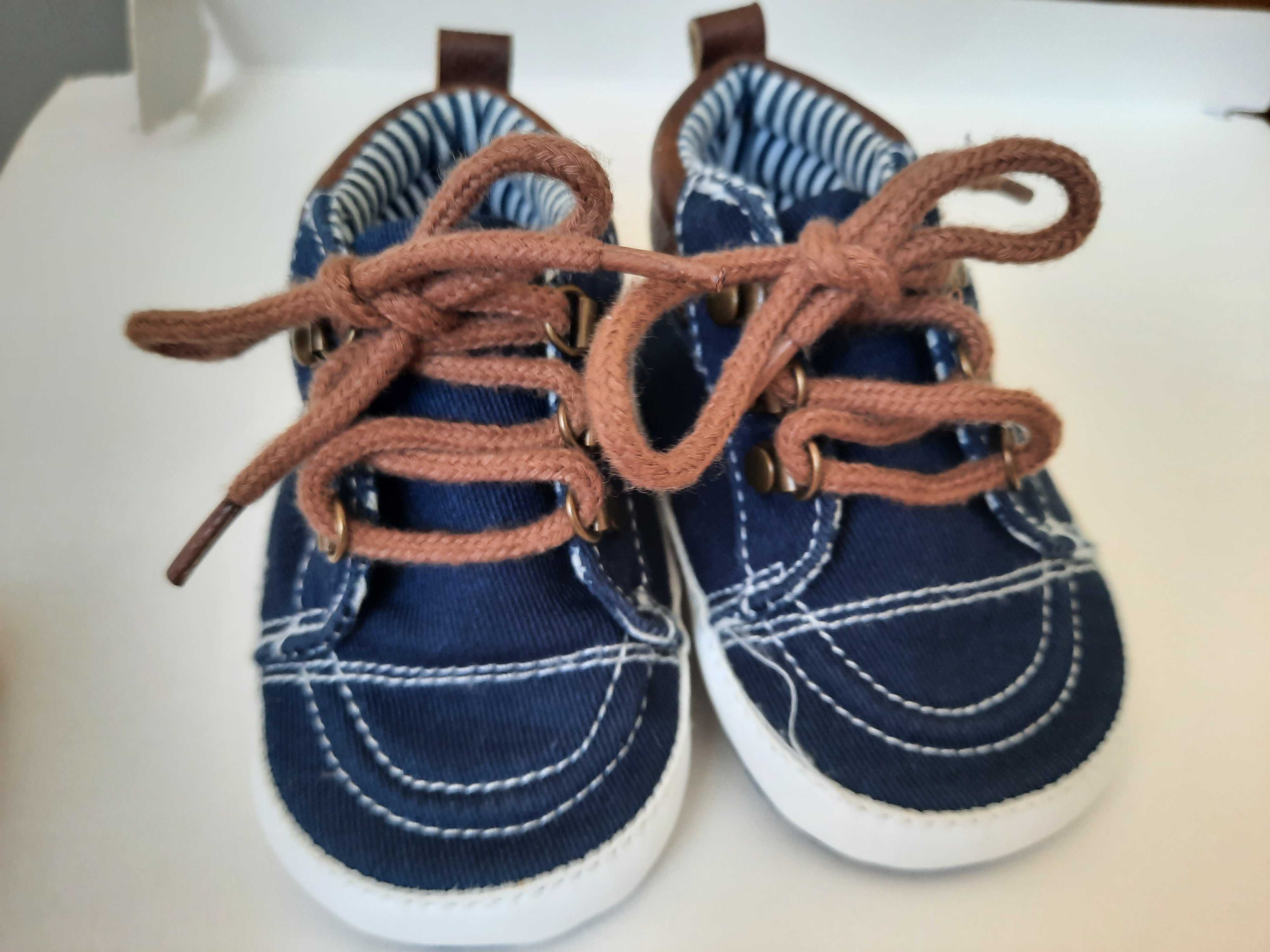 Sapato recém-nascido azul