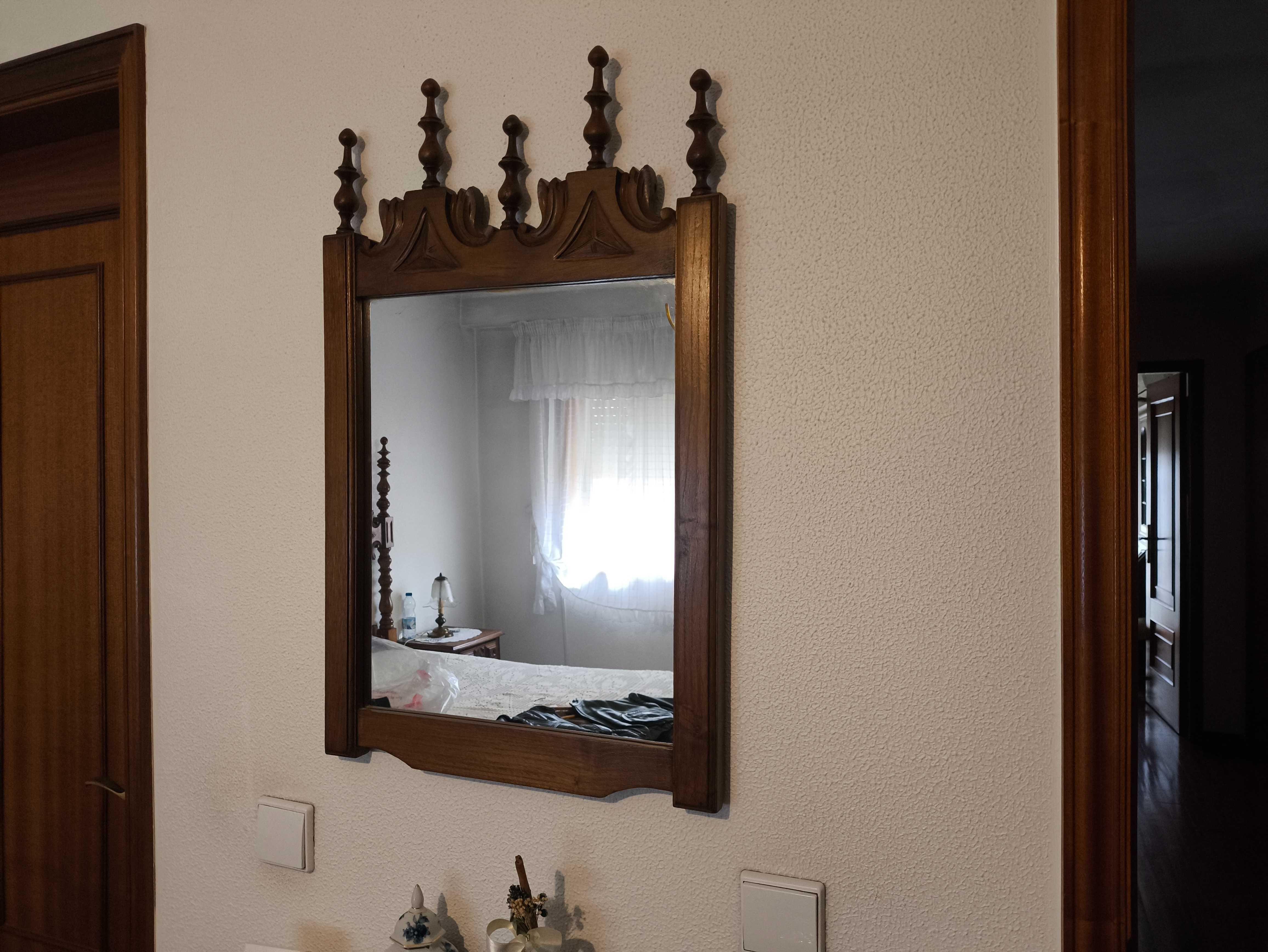 Quarto completo com armário em castanho