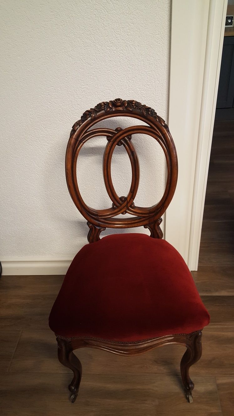 3 pojedyncze piekne krzesła po kapitalnej renowacji tapicerskie