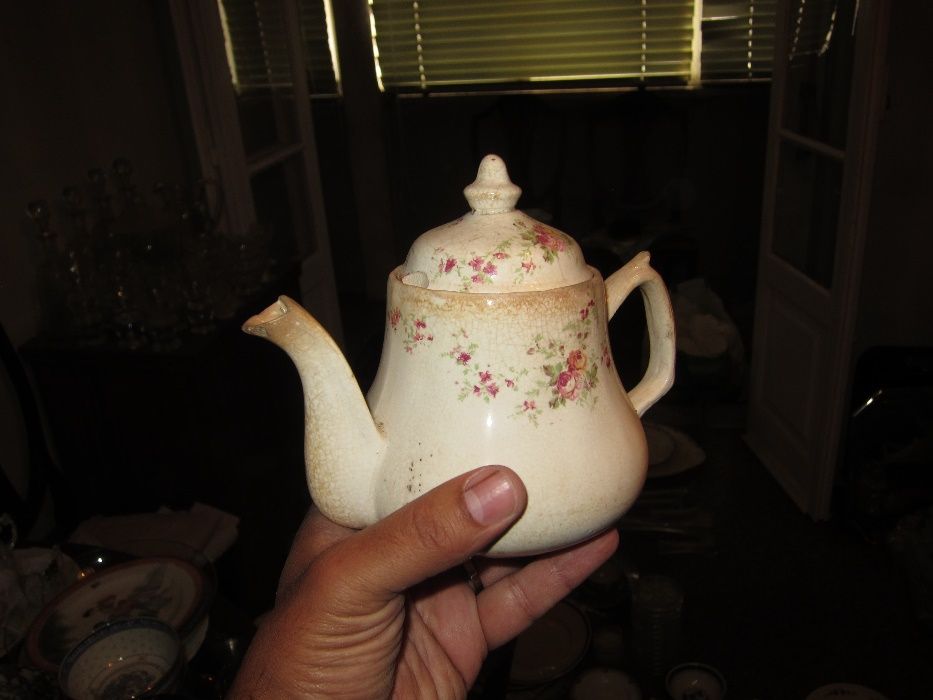 Bule em loiça de Sacavém