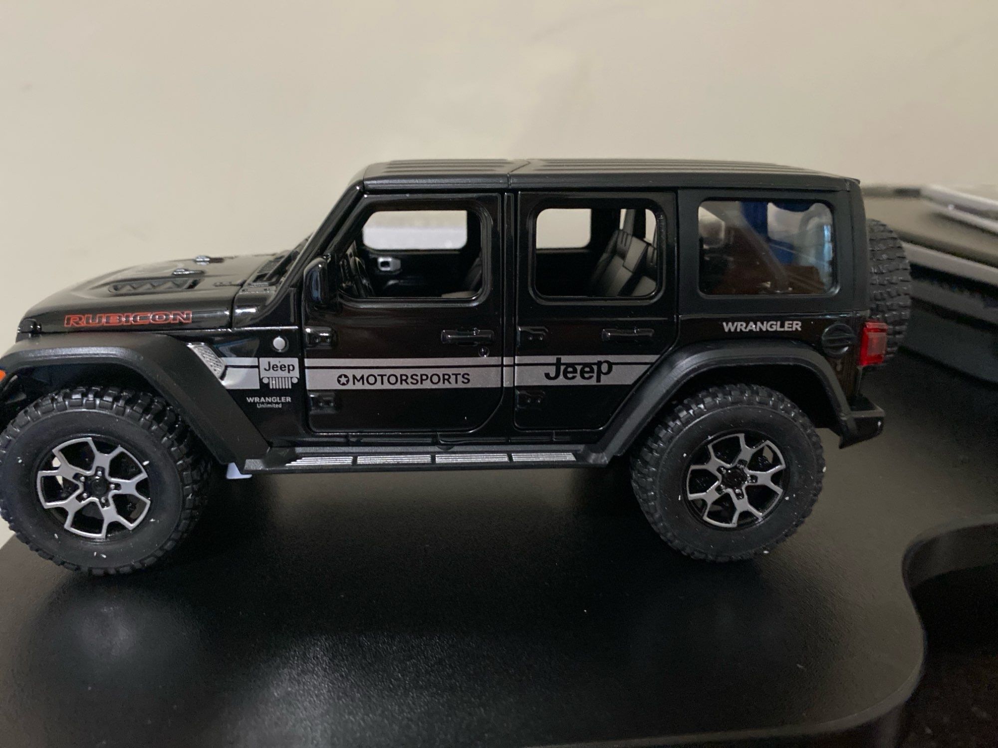 Машинка металева Jeep Wrangler 1:22
