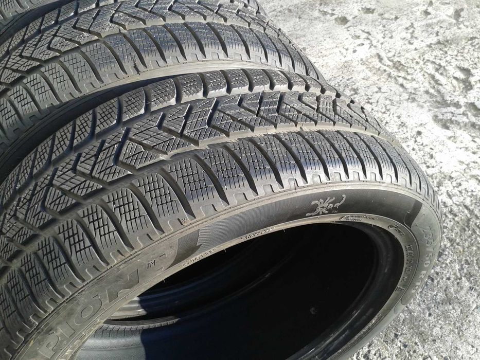235/50R19 Pirelli Winter 4x7,3mm 2019r
