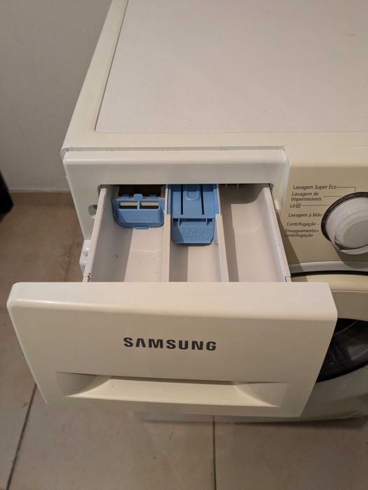 Máquina de lavar roupa Samsung 8Kg [Funciona mas com alguns problemas]