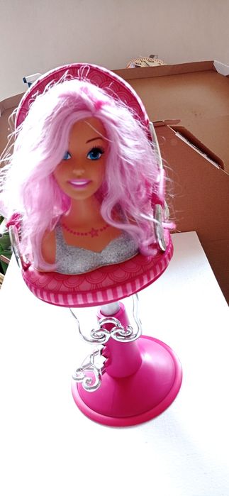 Fotel fryzjerski dla lalek z głową lalki do stylizacji włosów