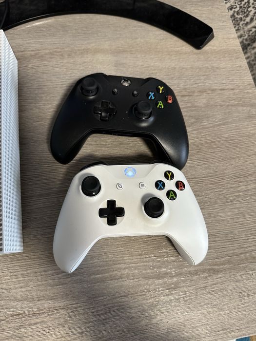 Ігрова приставка Xbox One S 1TB + 2 джоя
