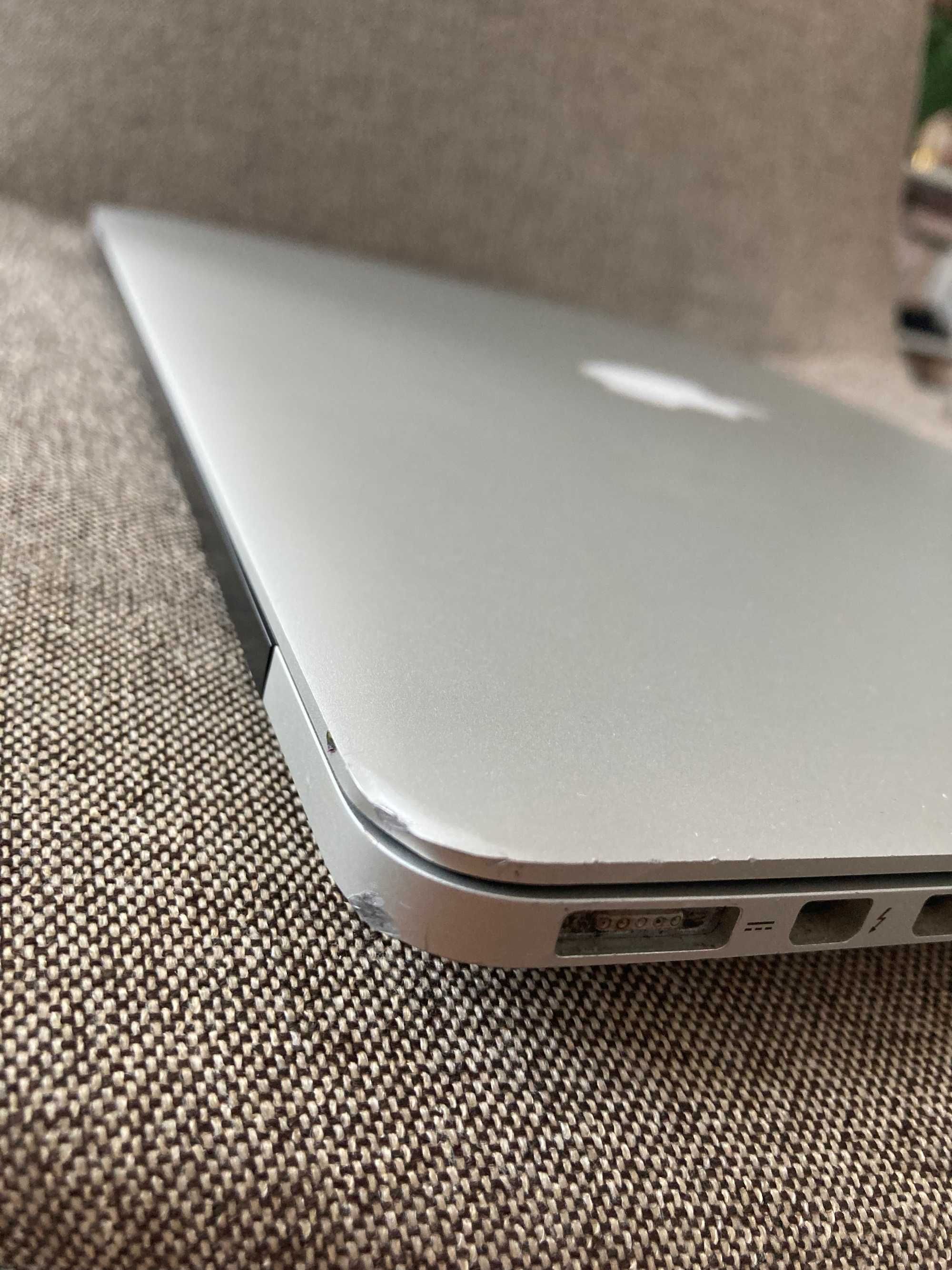 Apple MacBook Pro (Retina, 15-inch, Mid 2015)
