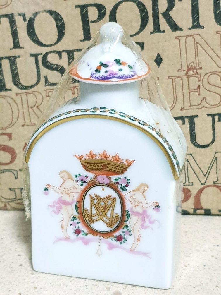 2 frascos de chá em porcelana-coleção do Museu Nacional de Arte Antiga