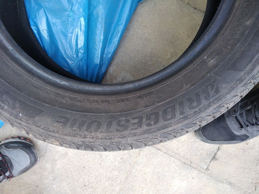 2szt opony Bridgestone 225/55 r17 letnie stan bardzo dobry