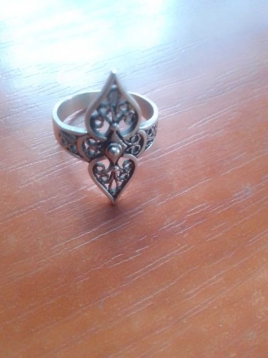 Продам срібну каблучку