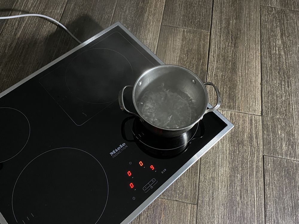 Miele km6117 індукційна поверхня  premium