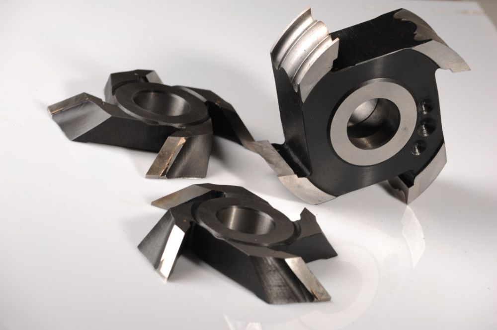 Комплекти фрез для виготовлення рейкового плінтуса