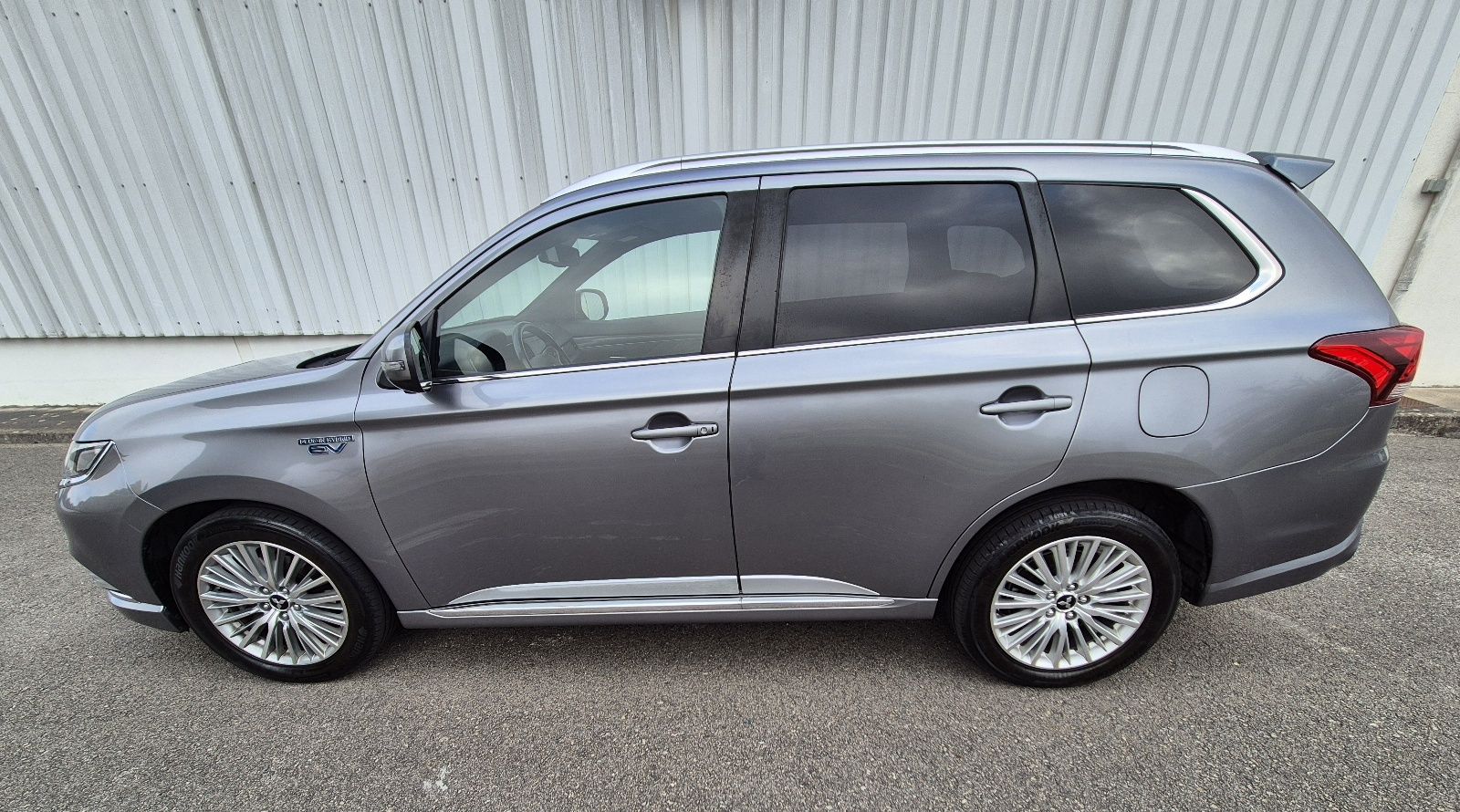 Mitsubishi Outlander 2.4 PHEV 4x4 plug-in