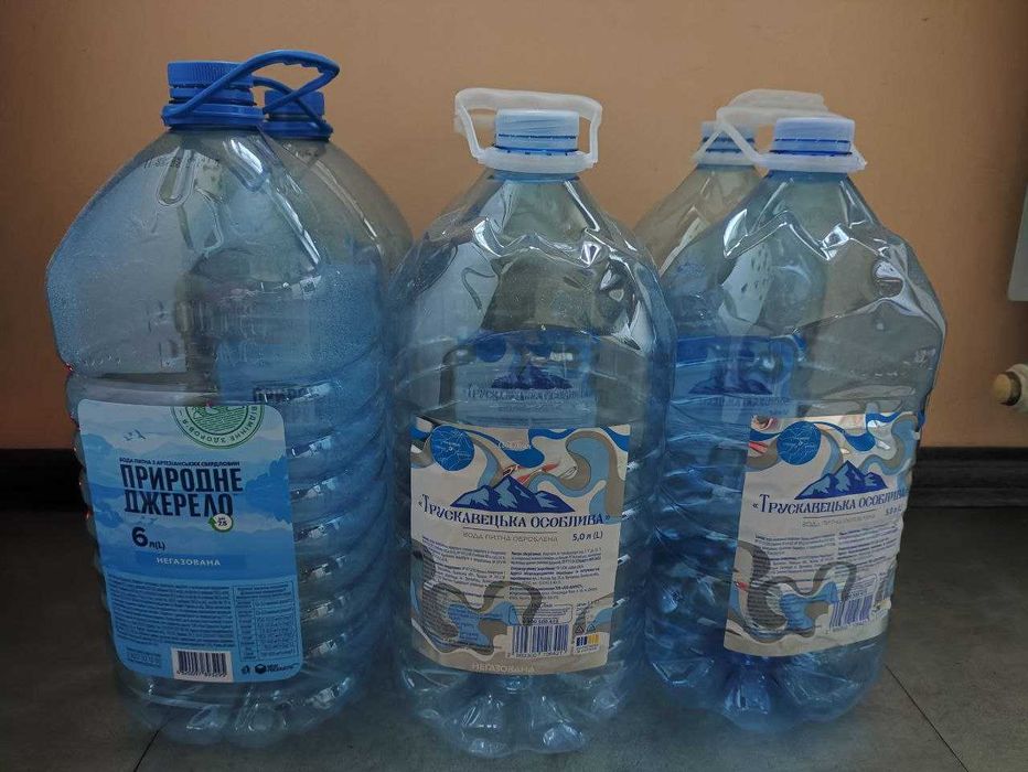 Бутылки пластиковые (ПЭТ) 5л, 6 л; баклажки