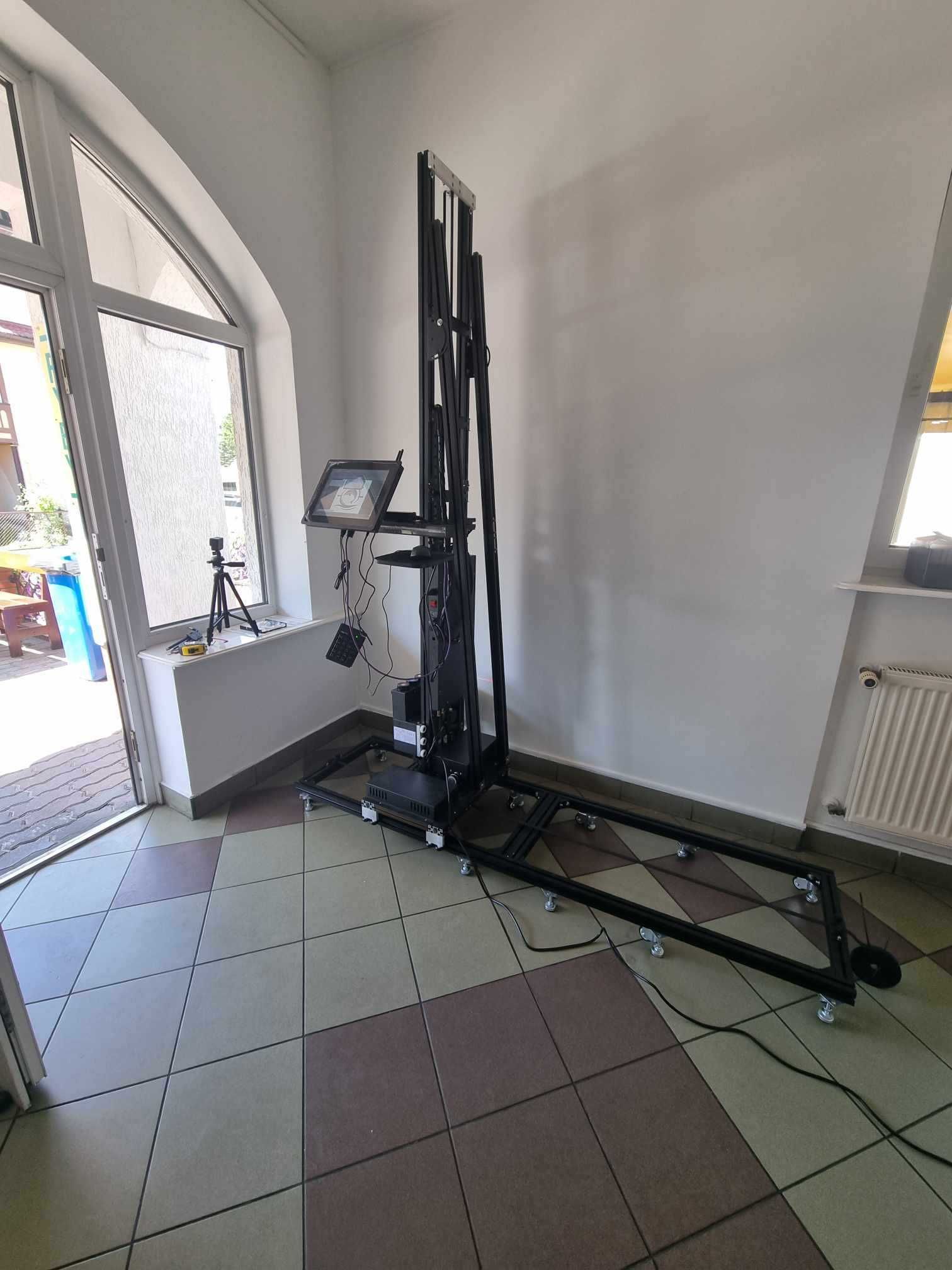 Drukarka UV do ścian i powierzchni pionowych