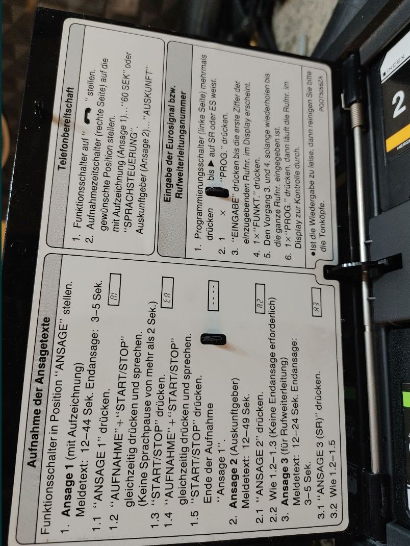 Sekretarka automatyczna Panasonic. Może służyć jako radiomagnetofon. N
