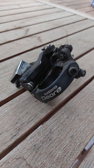 Desviadores frontais Shimano SLX e Deore