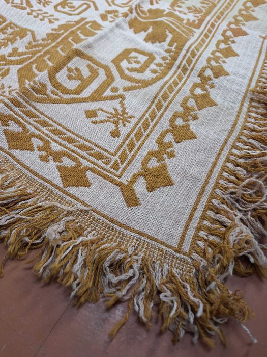 stary wełniany kilim narzuta