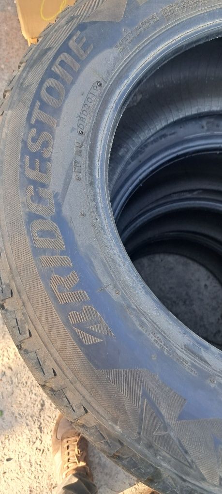 Bridgestone 235 60 16