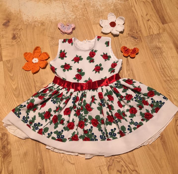 Sukienka w kwiatki rozmiar 86