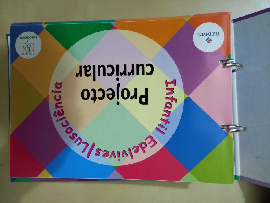 Livros de Organização Curricular (Educação de Infância)