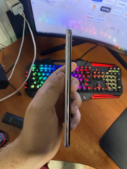 Samsung galaxy s10 + 8/128 SM - G975f/DS