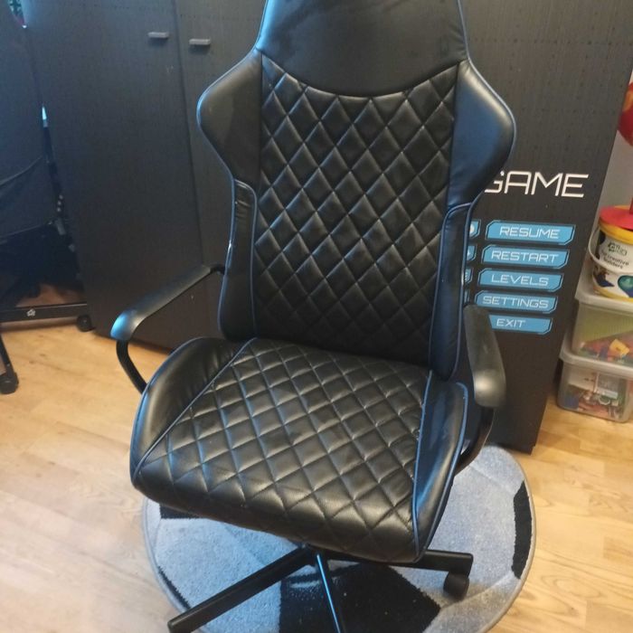 krzesło gamingowe obrotowe