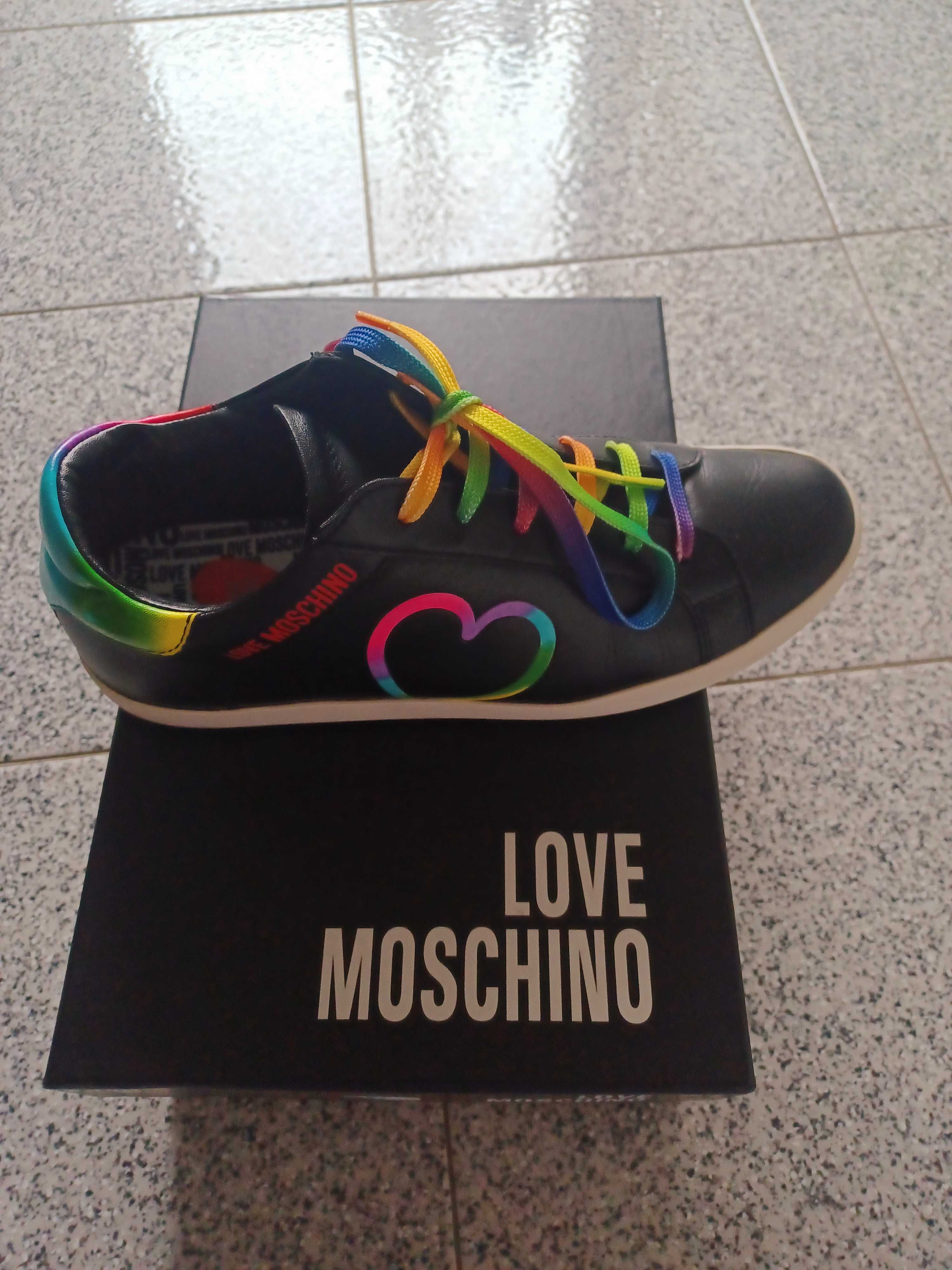 Sapatilhas Moschino originais