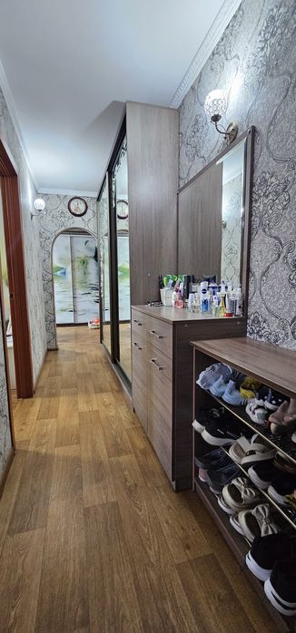 Чудова трьохкімнатна квартира по  Ю.Вороного