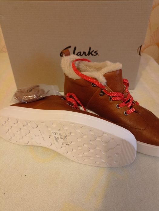 Жіночі зимові черевики Clarks
