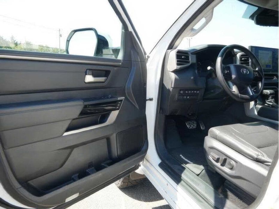 Toyota Tundra Limited CrewMax Cab LB      2022