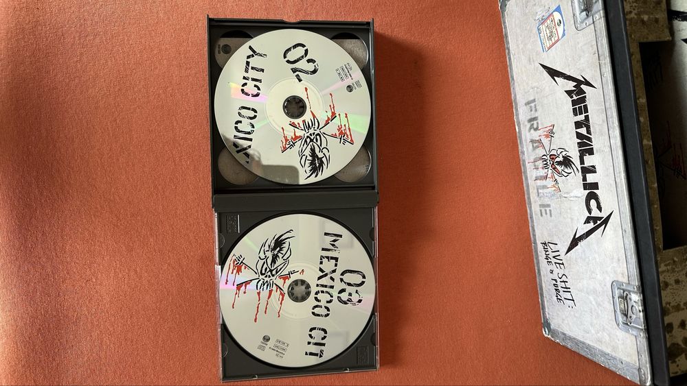 VHS do Metallica – Live Shit: Binge & Purge (cerca de 1993)