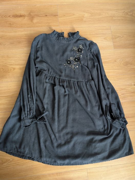 Сукня М Colins підходить для вагітних