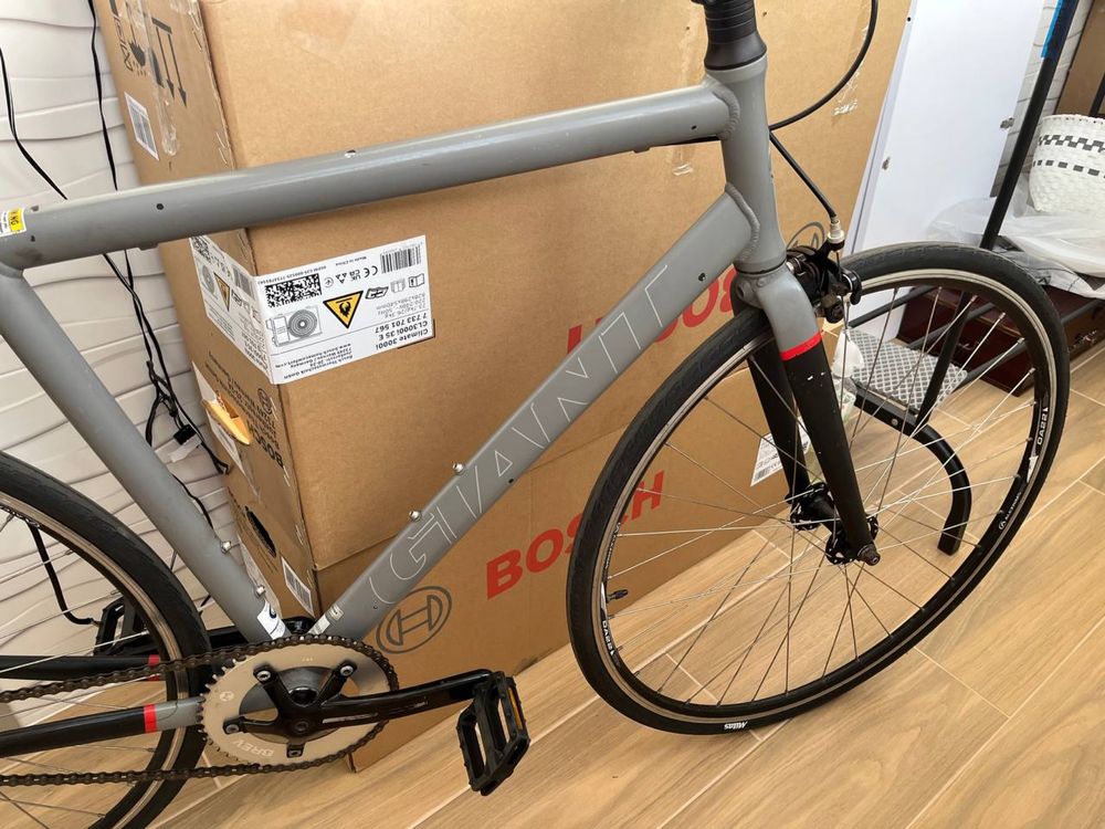 Продам велосипед GIANT  L size!