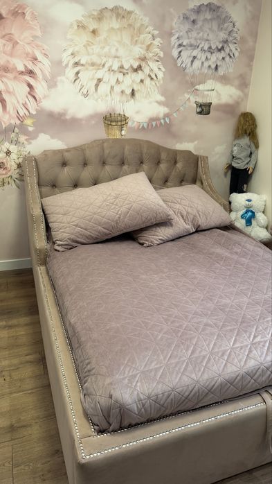 Ліжко дуже якісне, стильне та зручне