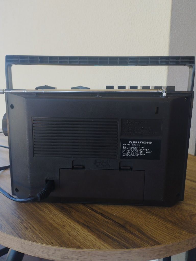 Rádio Cassetes antigo Grundig RR-225