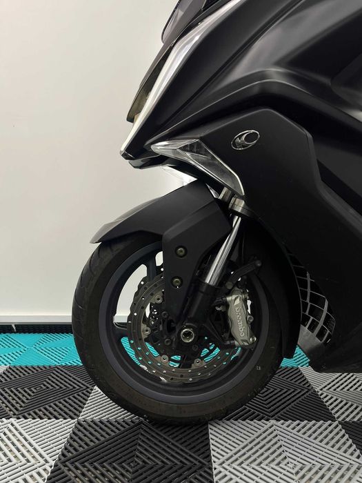 Scooter Kymco ak 550