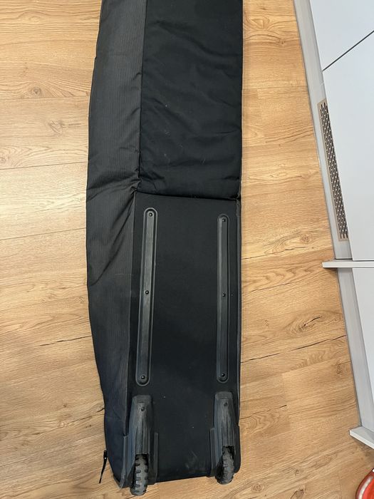 Pokrowiec snowboardowy na kółkach DAKINE Low Roller