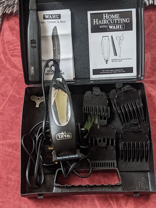 машинка  Wahl в кейсі 

Д